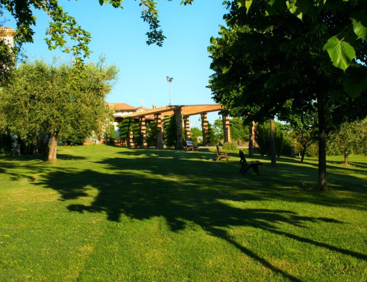 Torano Nuovo Agriturismo Villa Fiore מראה חיצוני תמונה